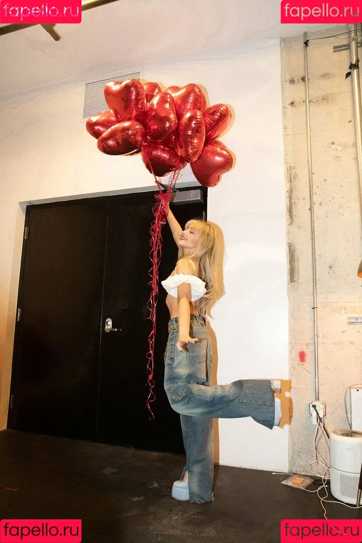Sabrina Carpenter Onlyfans Photo Gallery 
