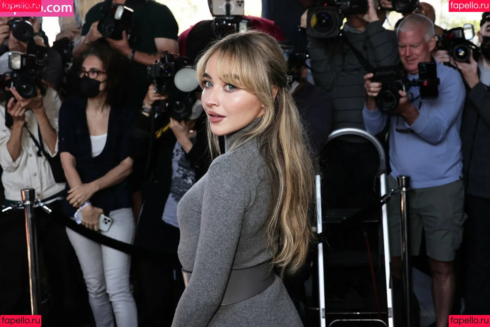 Sabrina Carpenter Onlyfans Photo Gallery 