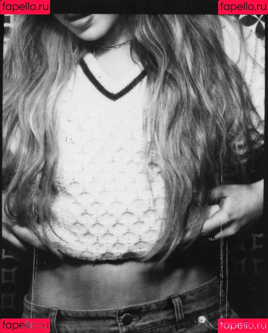 Sabrina Carpenter Onlyfans Photo Gallery 
