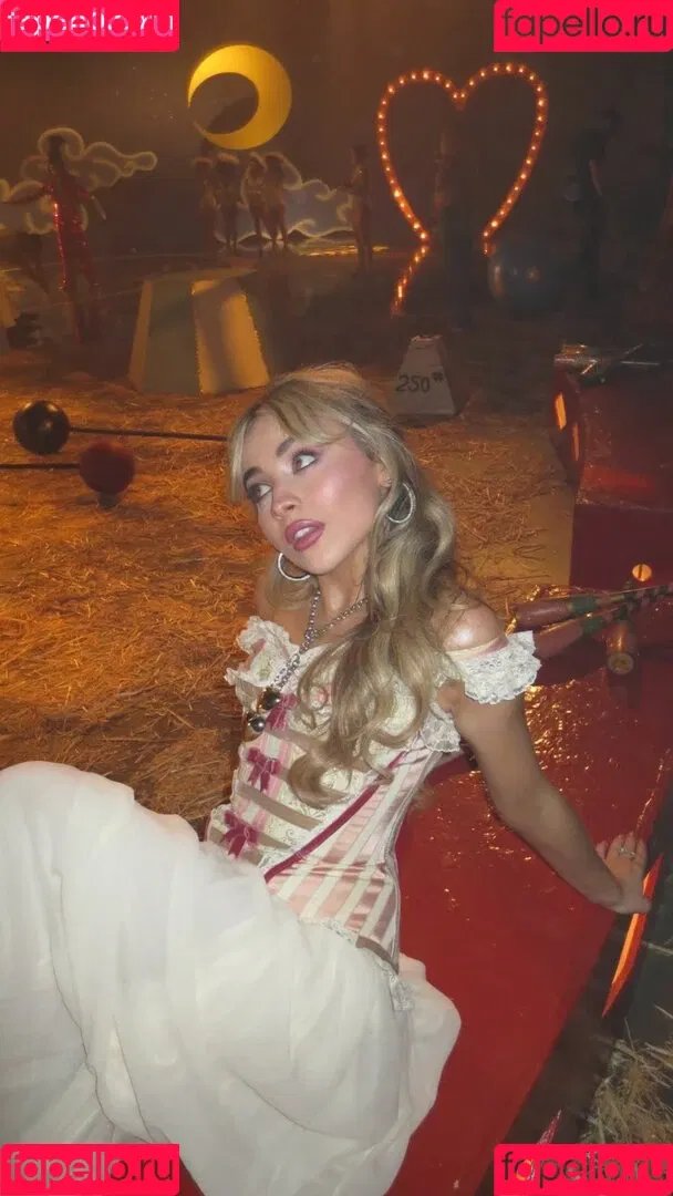 Sabrina Carpenter Onlyfans Photo Gallery 