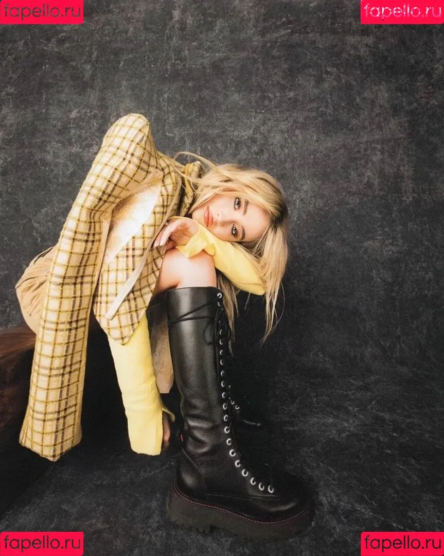 Sabrina Carpenter Onlyfans Photo Gallery 