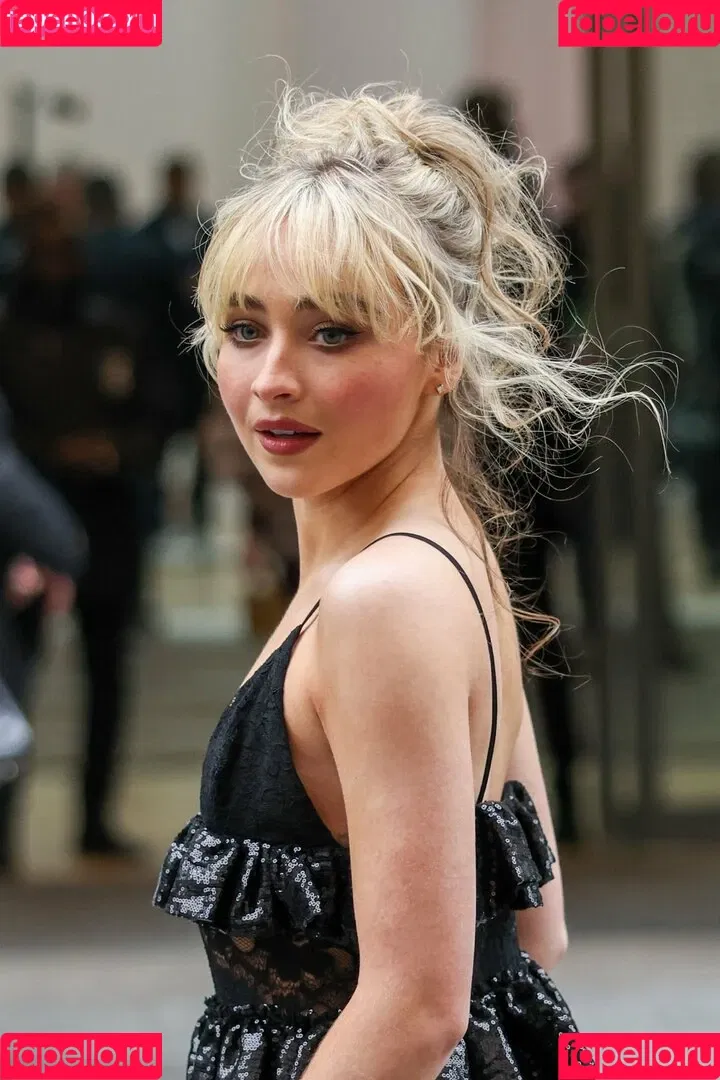 Sabrina Carpenter Onlyfans Photo Gallery 
