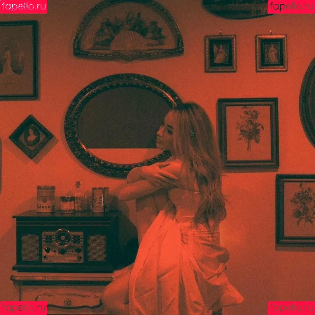 Sabrina Carpenter Onlyfans Photo Gallery 