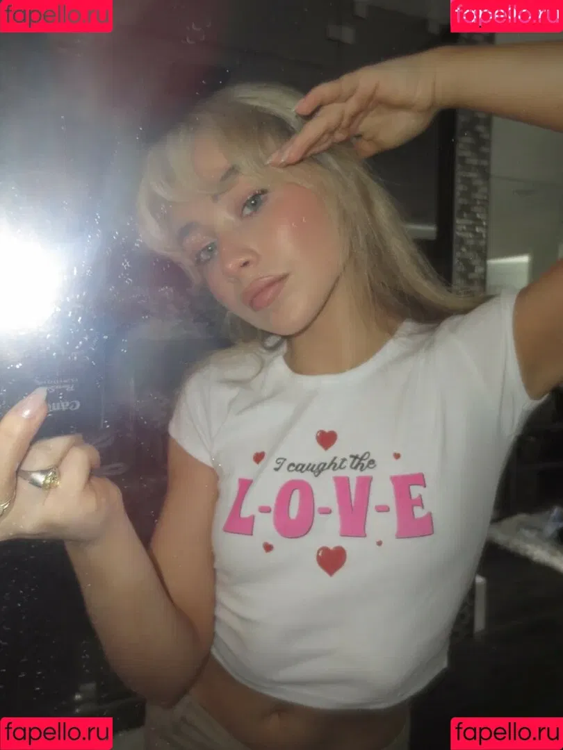 Sabrina Carpenter Onlyfans Photo Gallery 