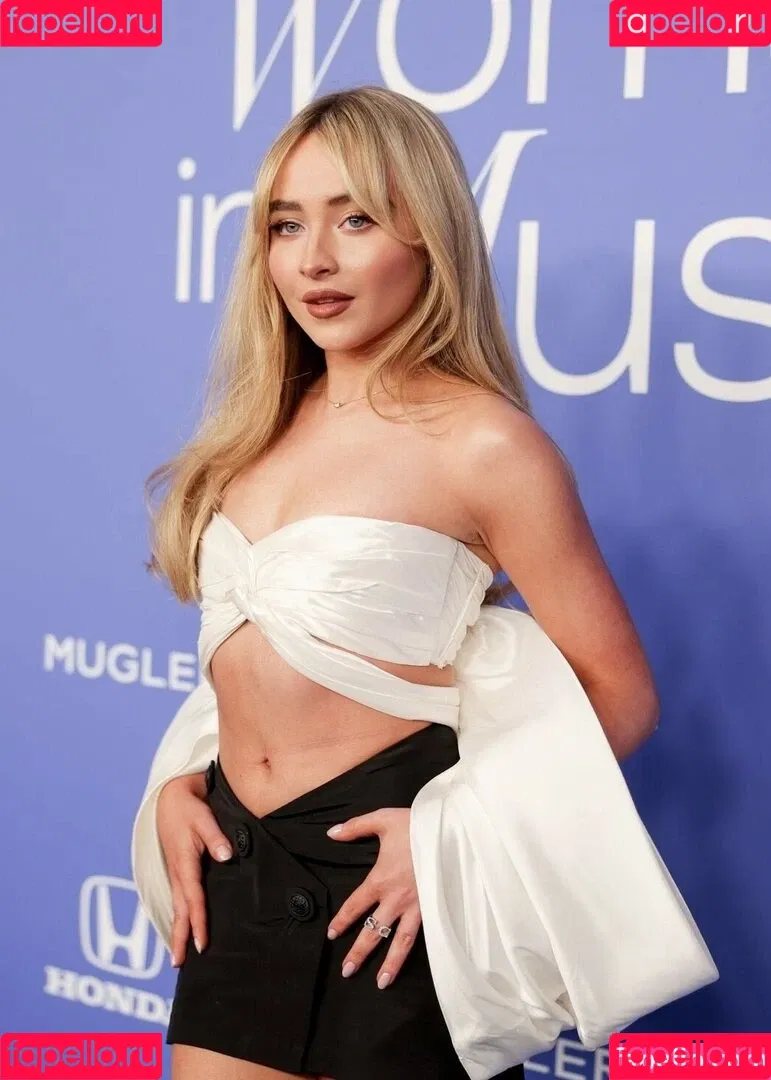 Sabrina Carpenter Onlyfans Photo Gallery 