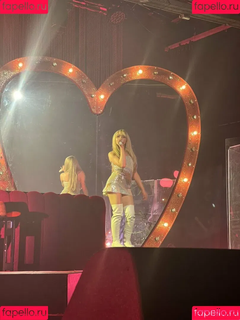 Sabrina Carpenter Onlyfans Photo Gallery 