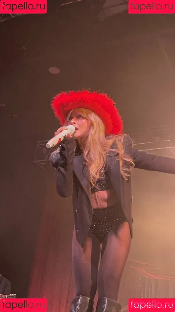 Sabrina Carpenter Onlyfans Photo Gallery 