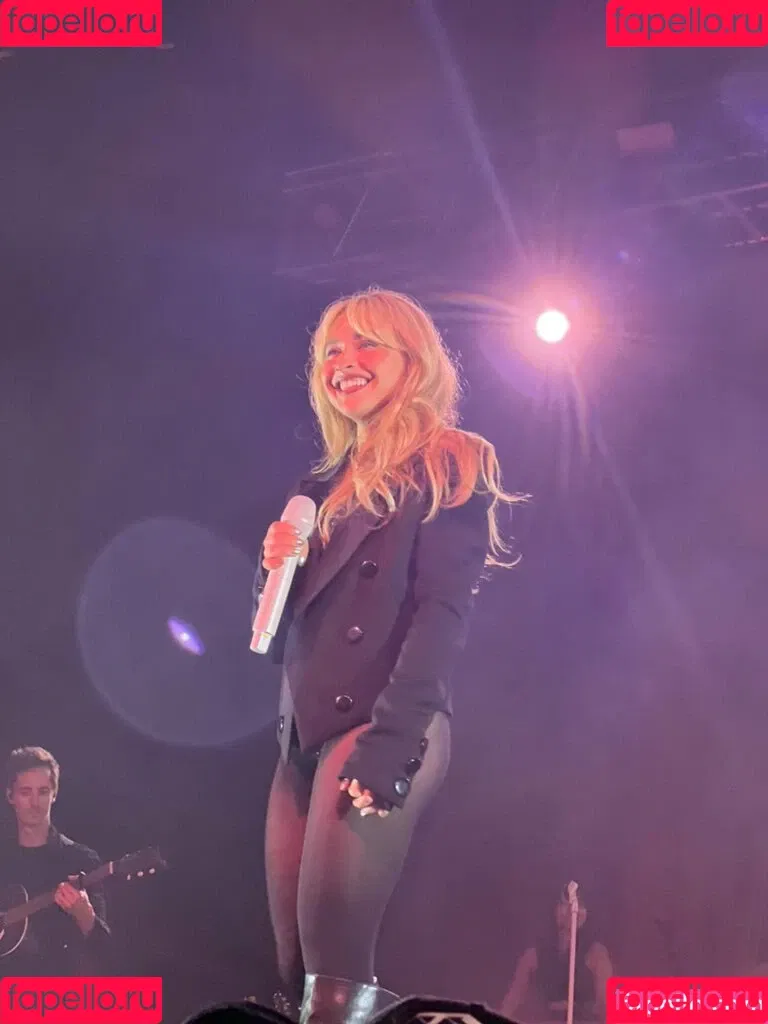 Sabrina Carpenter Onlyfans Photo Gallery 