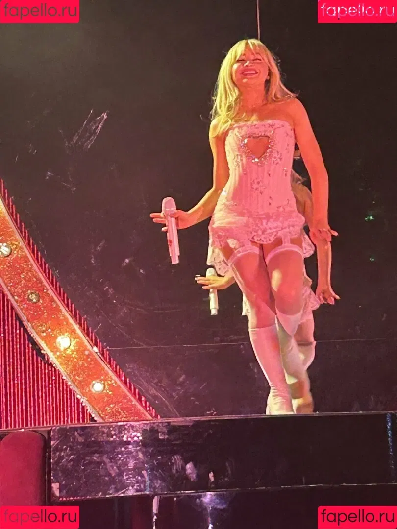 Sabrina Carpenter Onlyfans Photo Gallery 