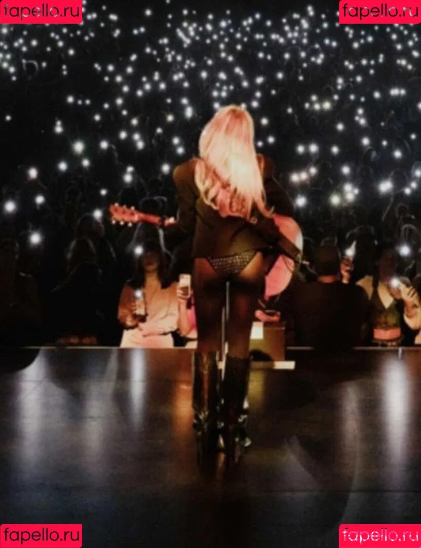 Sabrina Carpenter Onlyfans Photo Gallery 