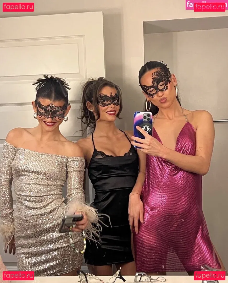 Schlenker Sisters Onlyfans Photo Gallery 