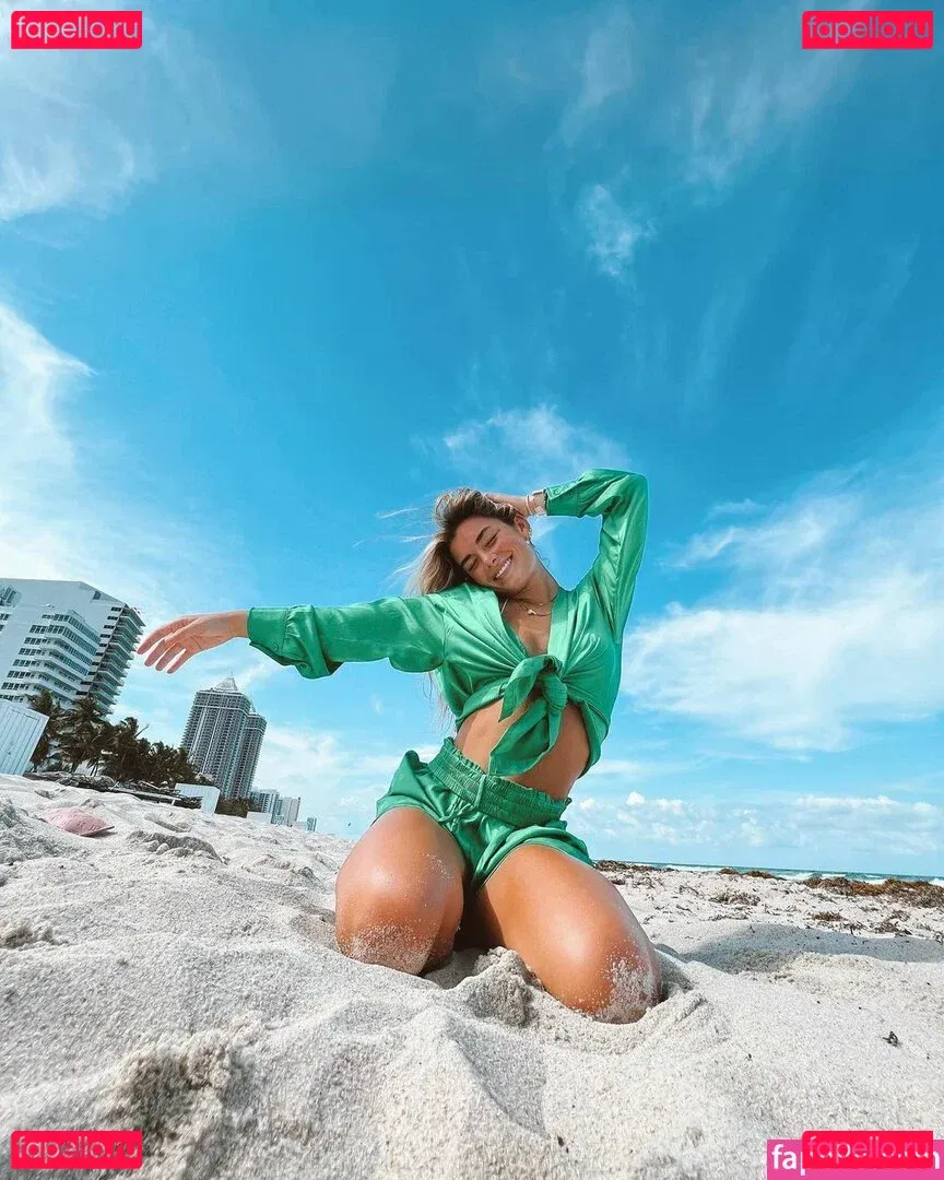 Schlenker Sisters Onlyfans Photo Gallery 