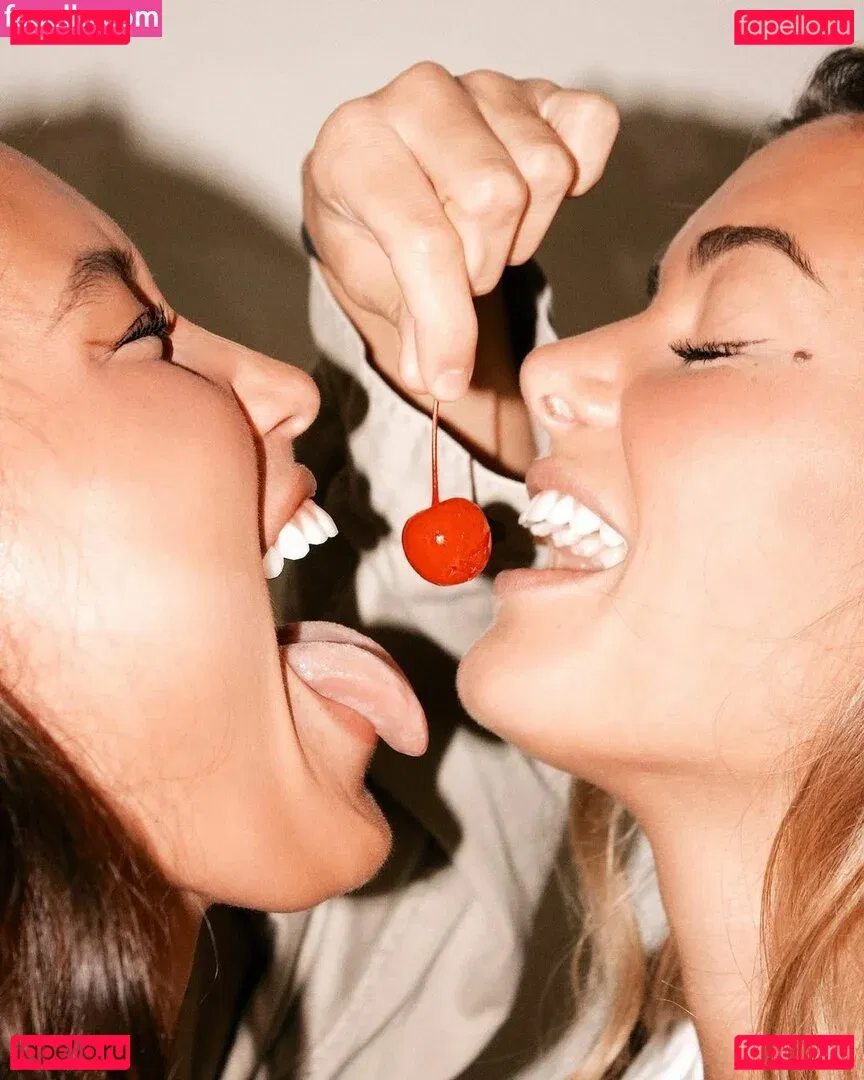 Schlenker Sisters Onlyfans Photo Gallery 