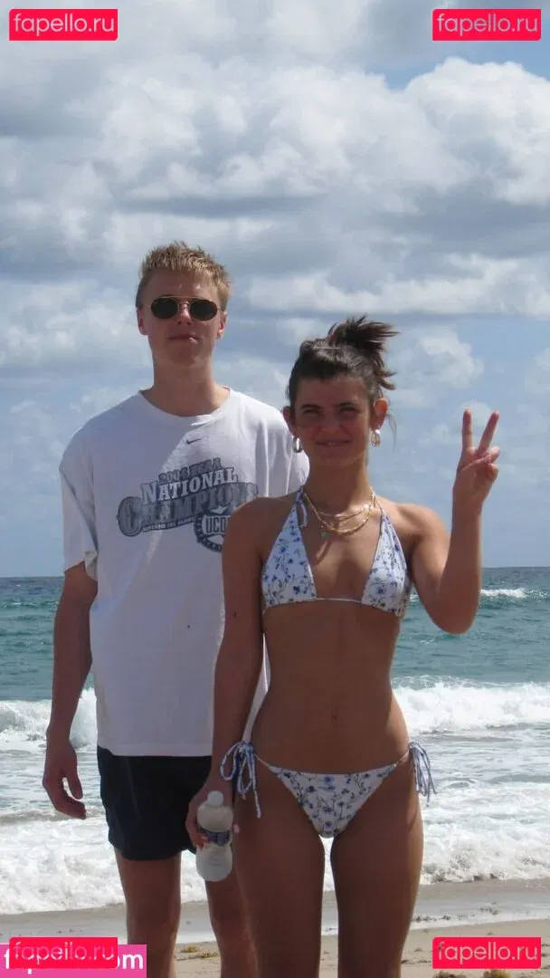 Schlenker Sisters Onlyfans Photo Gallery 