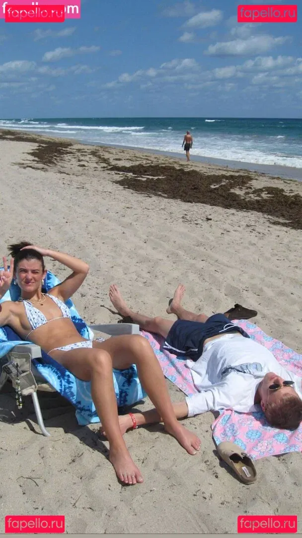 Schlenker Sisters Onlyfans Photo Gallery 