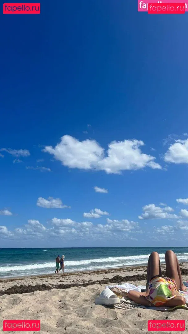 Schlenker Sisters Onlyfans Photo Gallery 