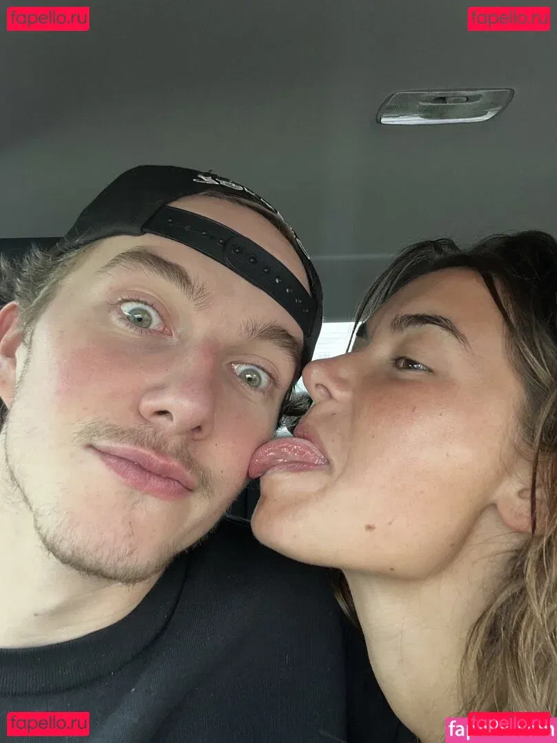 Schlenker Sisters Onlyfans Photo Gallery 