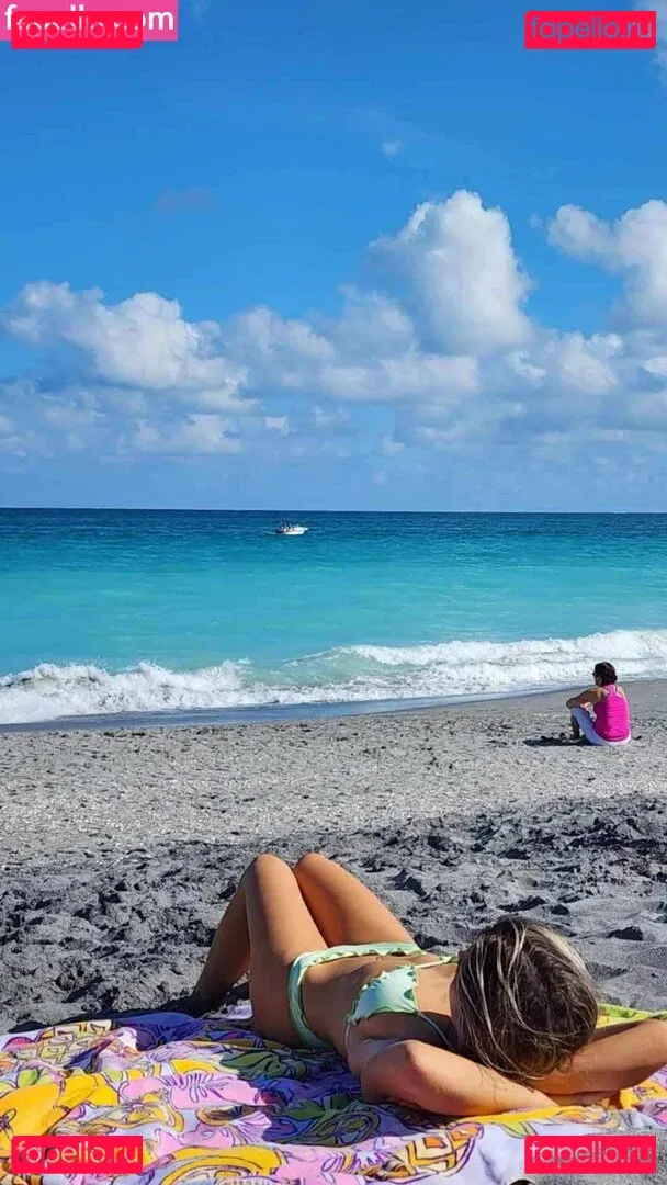 Schlenker Sisters Onlyfans Photo Gallery 