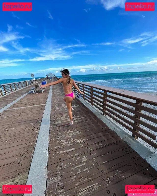 Schlenker Sisters Onlyfans Photo Gallery 