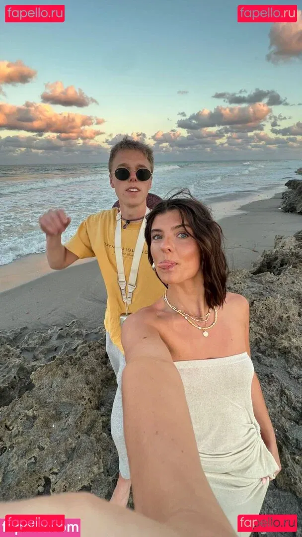 Schlenker Sisters Onlyfans Photo Gallery 