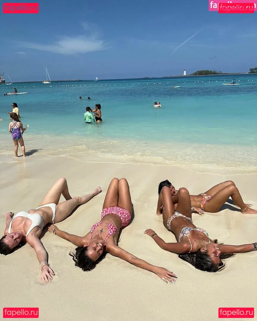 Schlenker Sisters Onlyfans Photo Gallery 