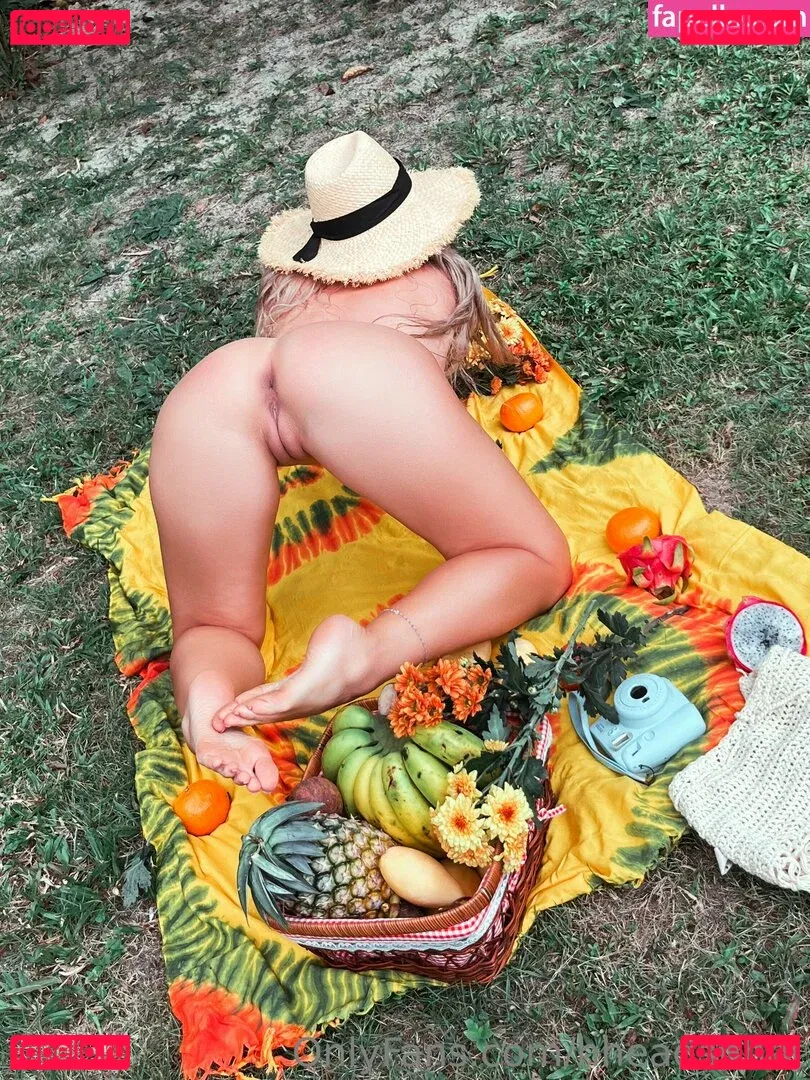 AliceBong Onlyfans Photo Gallery 