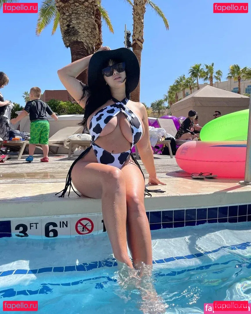 Michelle Yee Williams Onlyfans Photo Gallery 