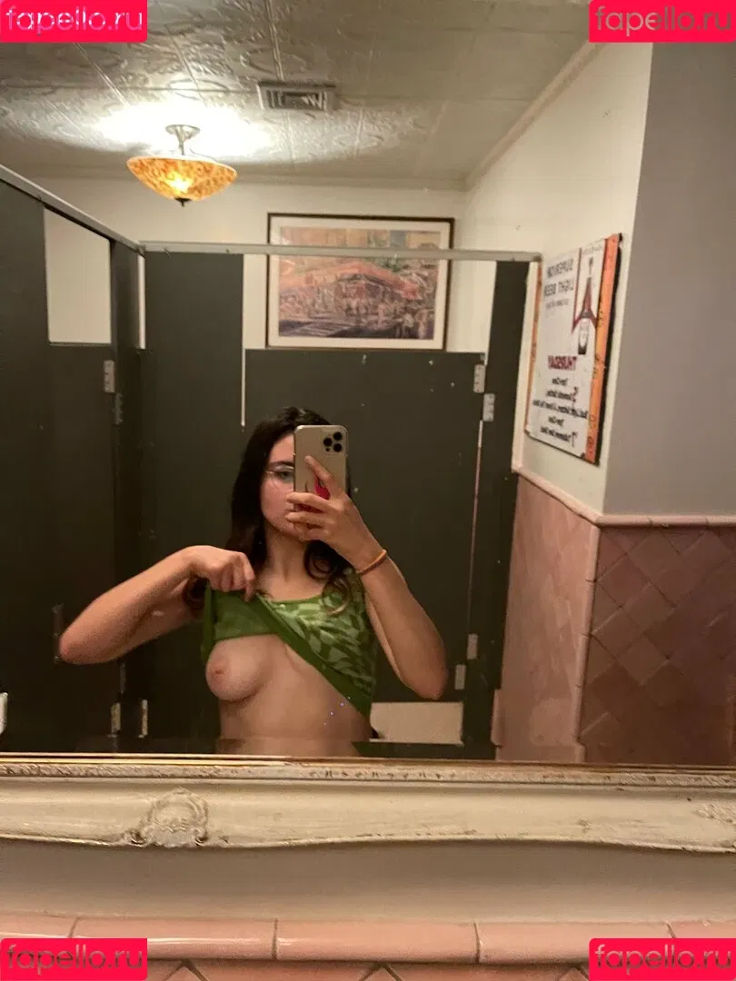 trihunna Onlyfans Photo Gallery 
