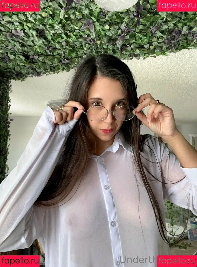 underthescrubs Onlyfans Photo Gallery 