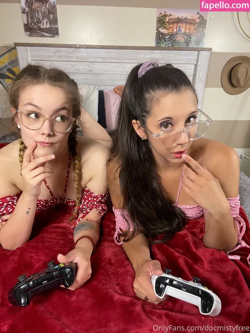 underthescrubs Onlyfans Photo Gallery 