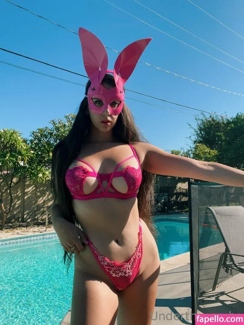 underthescrubs Onlyfans Photo Gallery 