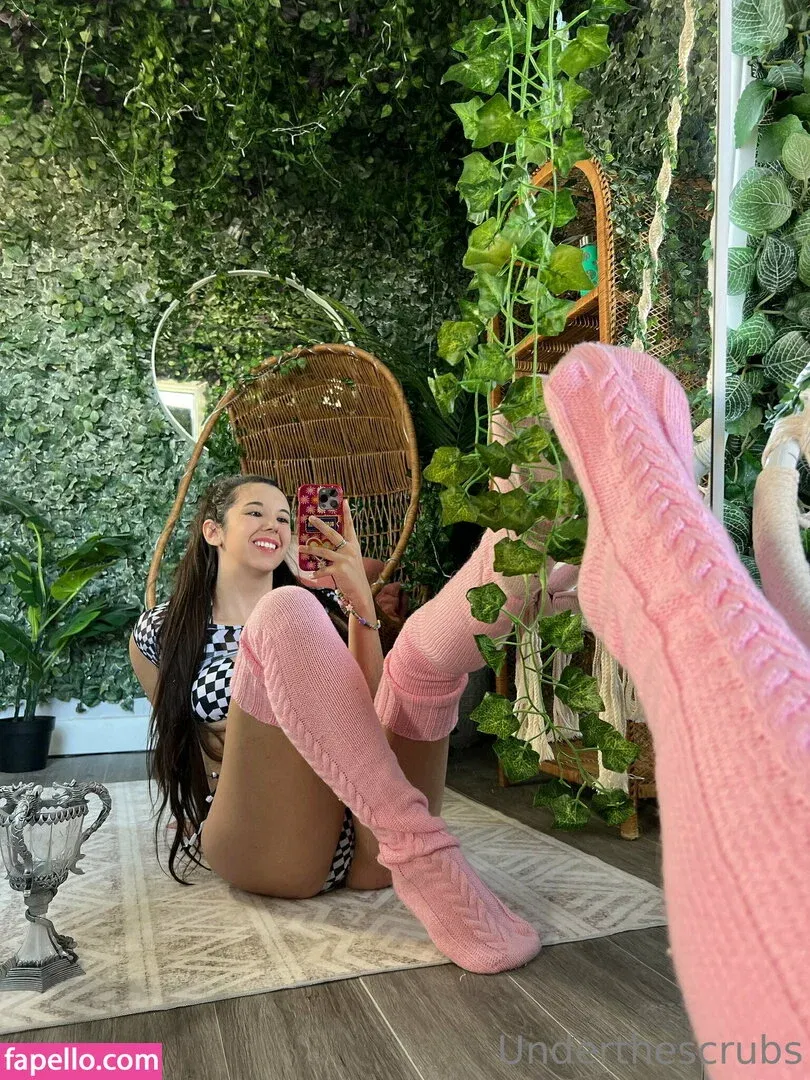 underthescrubs Onlyfans Photo Gallery 