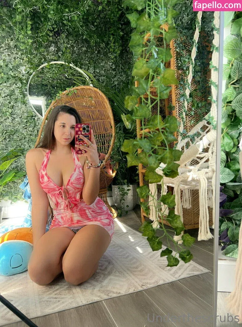 underthescrubs Onlyfans Photo Gallery 