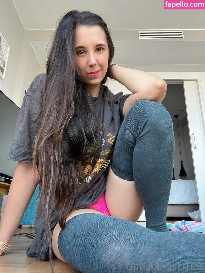 underthescrubs Onlyfans Photo Gallery 