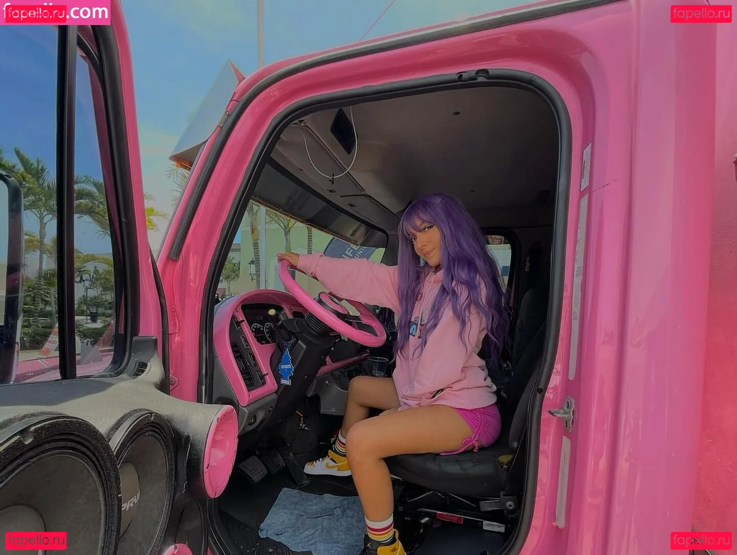 Barbierican Onlyfans Photo Gallery 