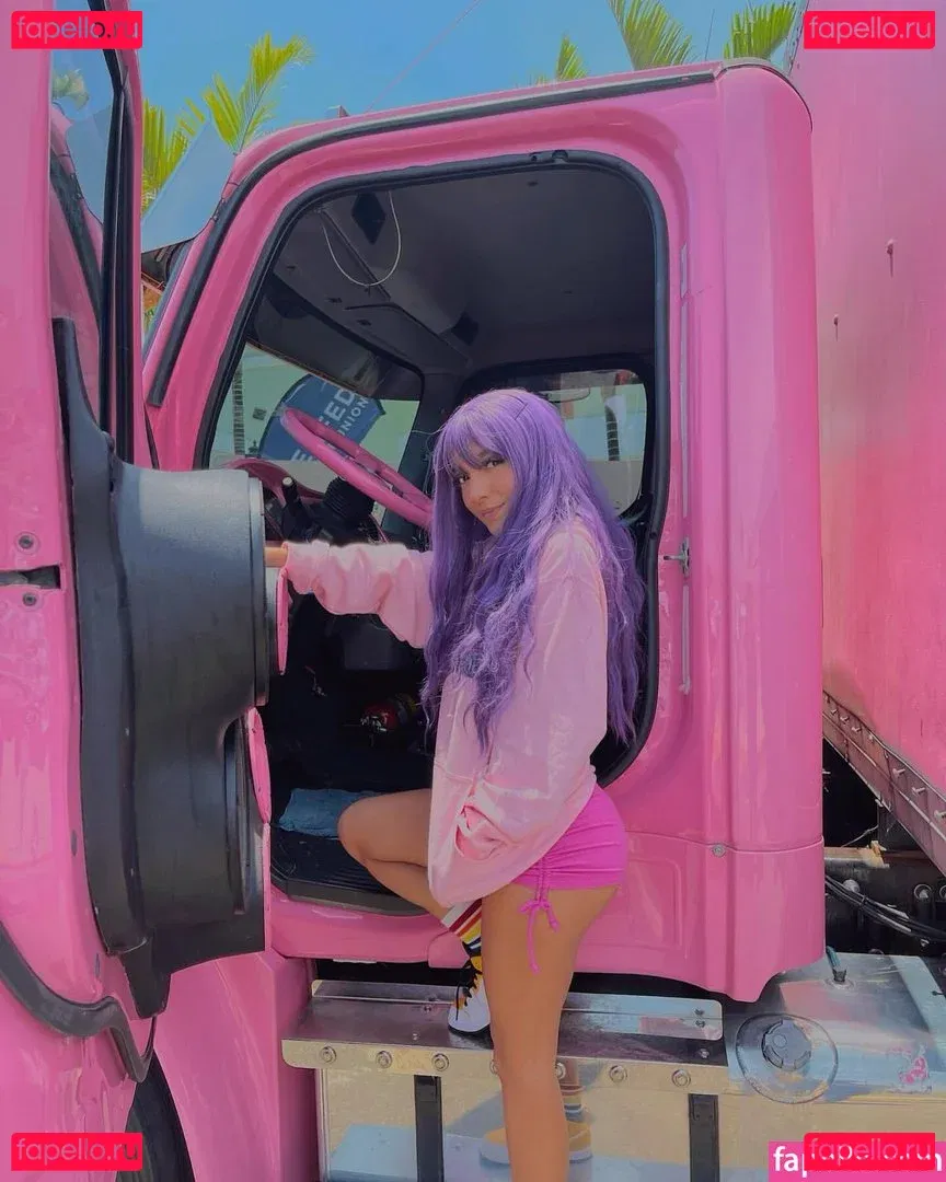 Barbierican Onlyfans Photo Gallery 