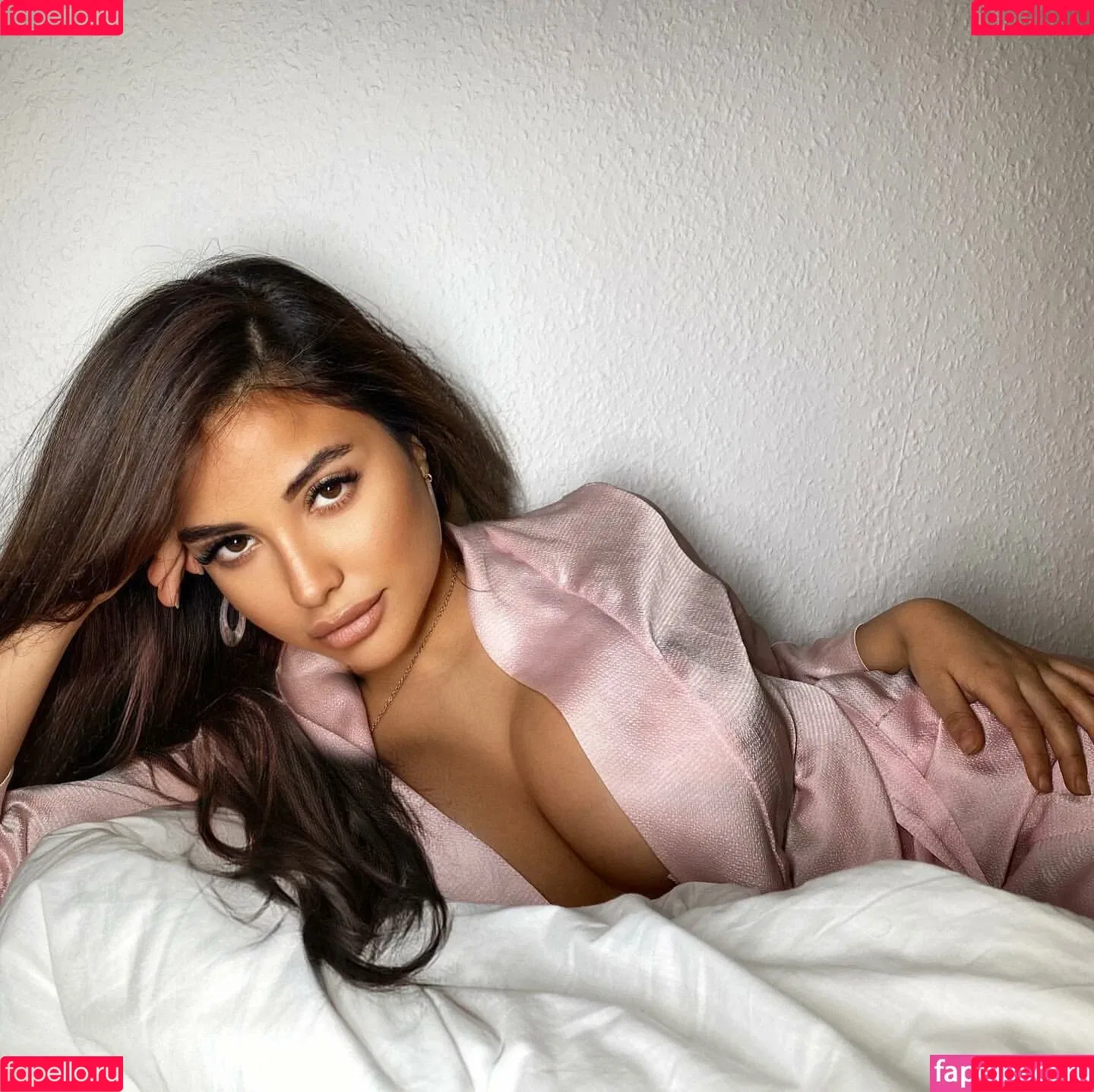 Helia Soltani Onlyfans Photo Gallery 