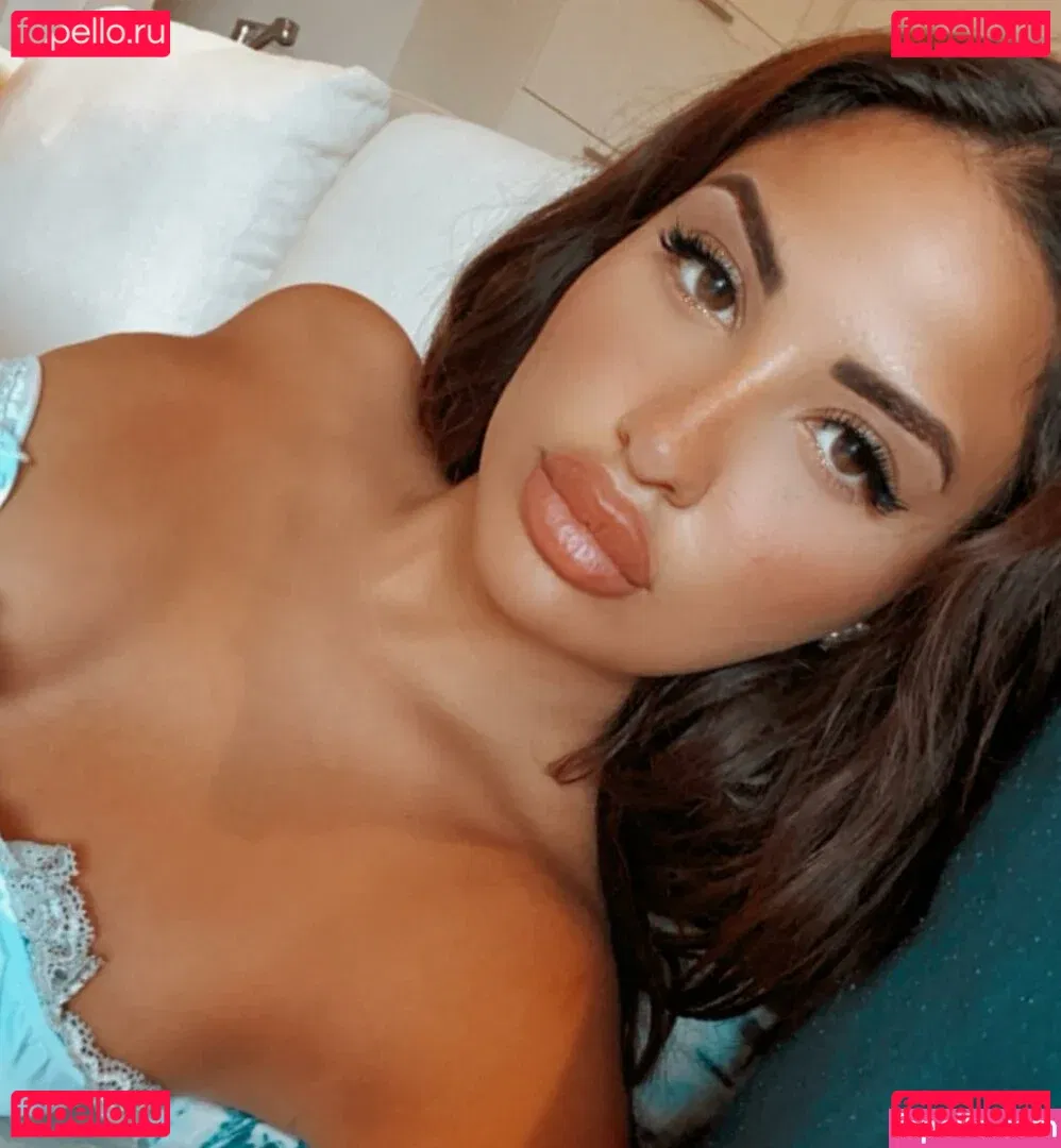Helia Soltani Onlyfans Photo Gallery 