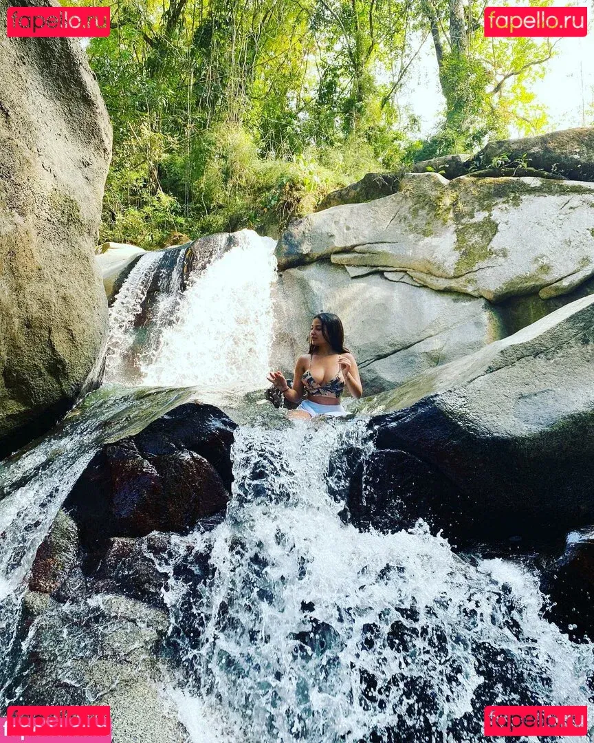 Helia Soltani Onlyfans Photo Gallery 