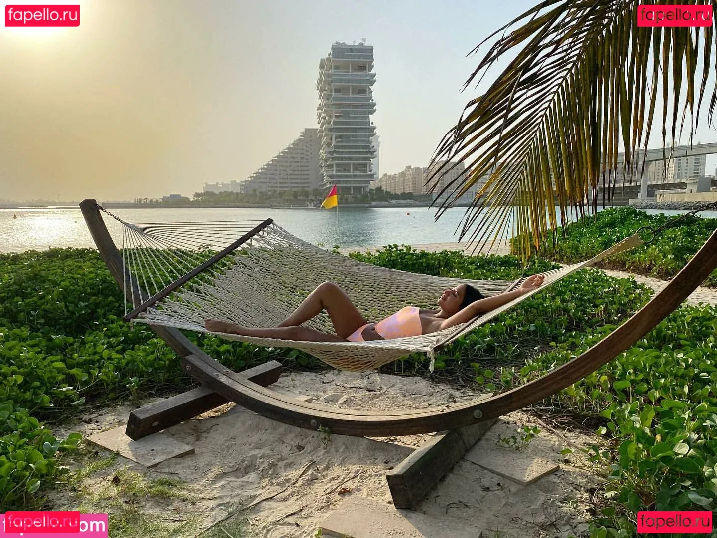 Helia Soltani Onlyfans Photo Gallery 