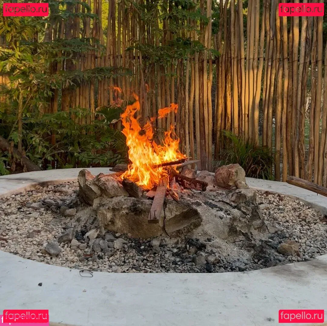 Helia Soltani Onlyfans Photo Gallery 