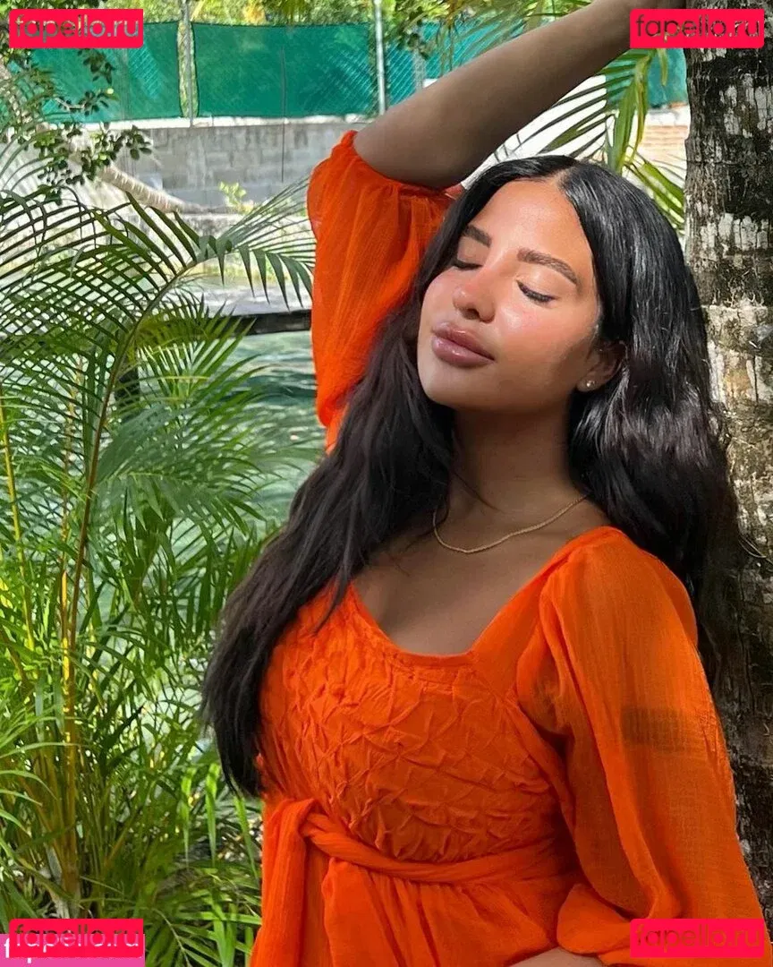 Helia Soltani Onlyfans Photo Gallery 