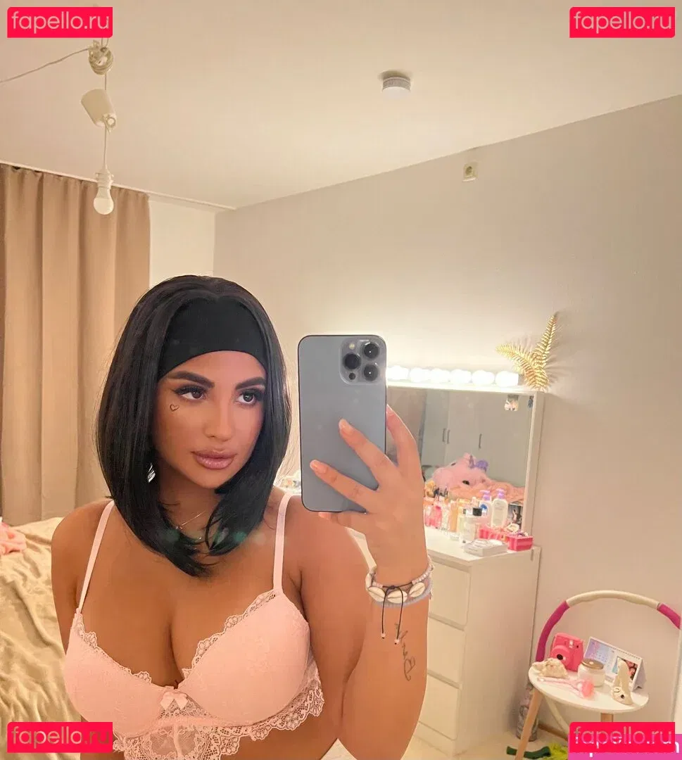 Helia Soltani Onlyfans Photo Gallery 