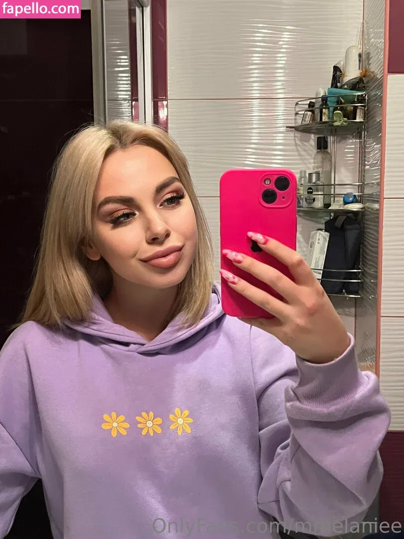 mmelaniee Onlyfans Photo Gallery 