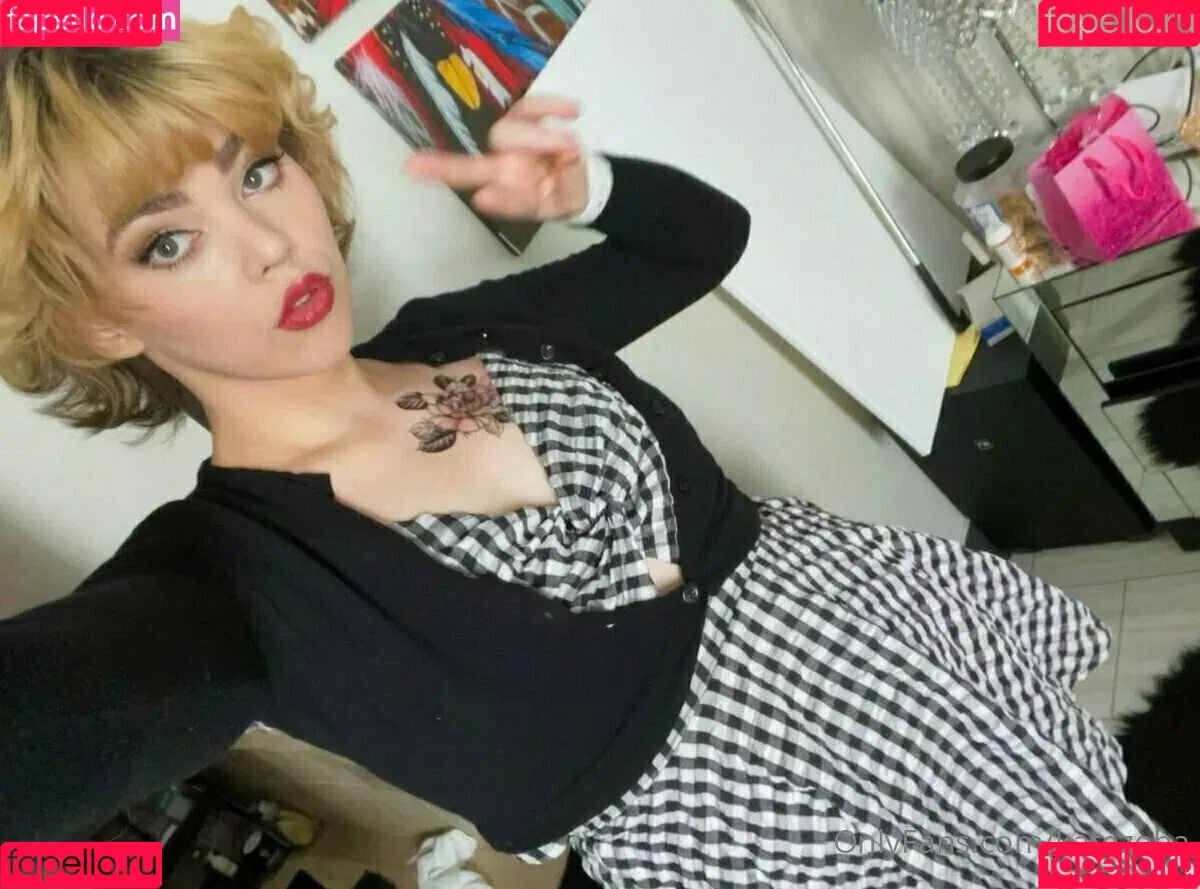 katezoha Onlyfans Photo Gallery 