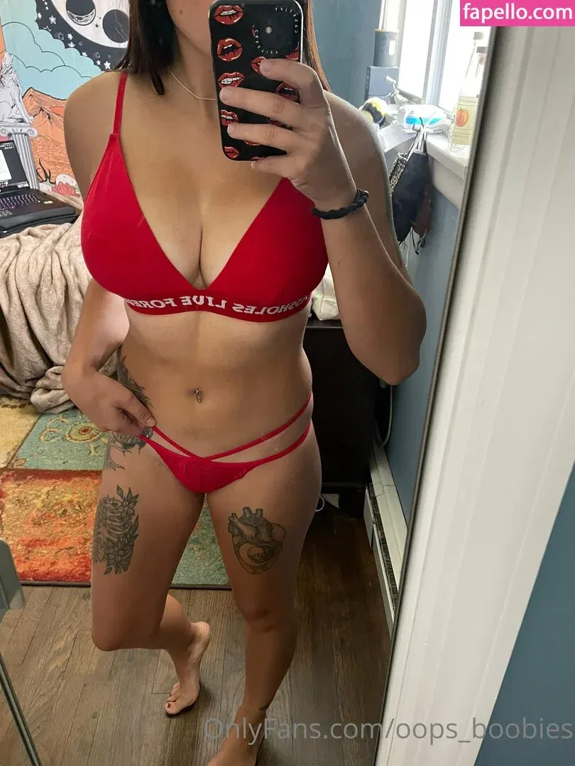 oops_boobies Onlyfans Photo Gallery 