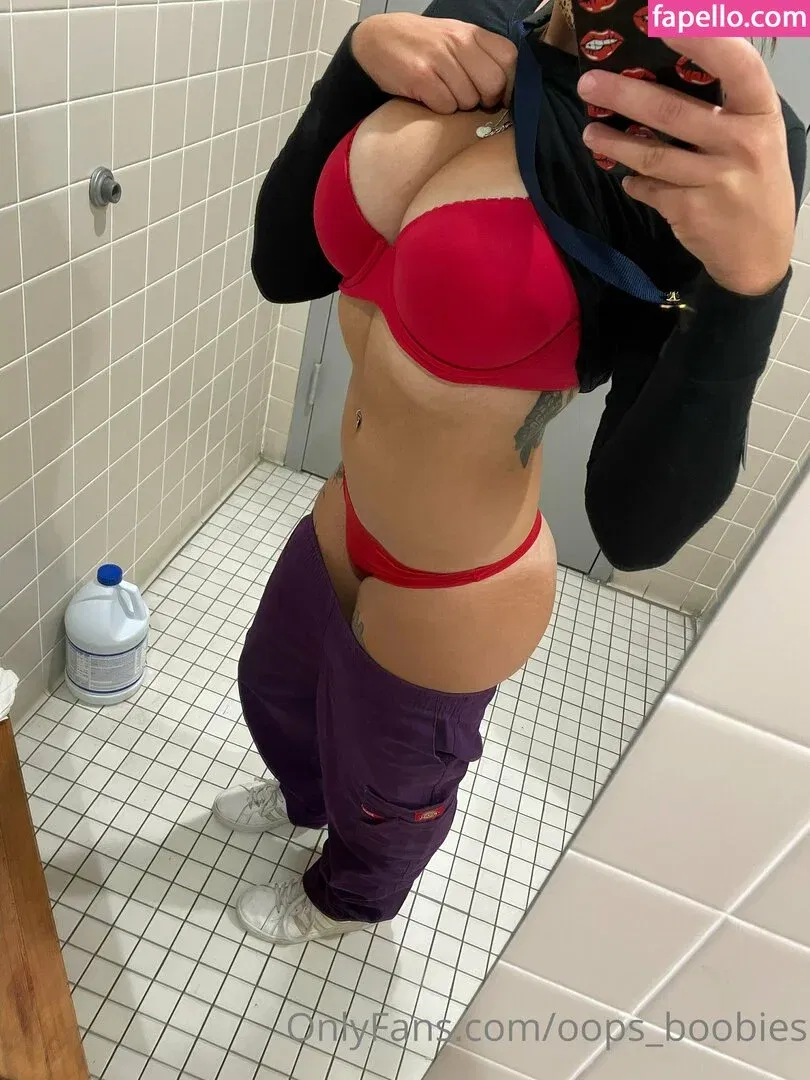 oops_boobies Onlyfans Photo Gallery 