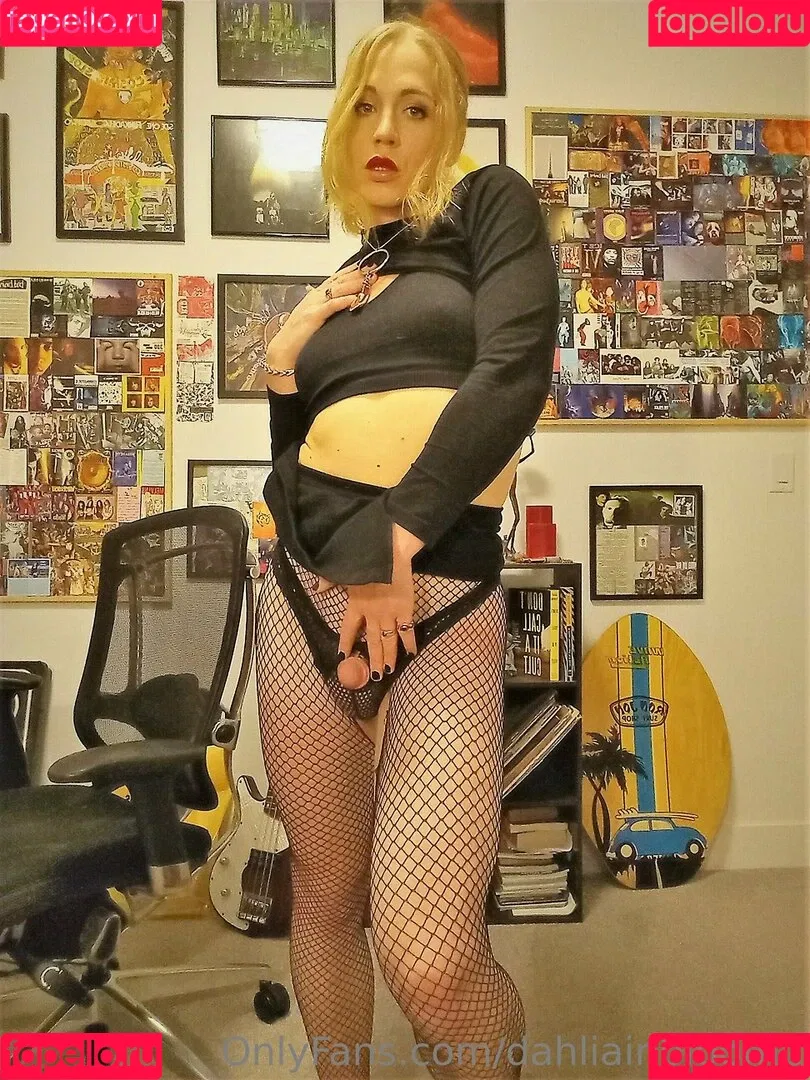 meddleblooms Onlyfans Photo Gallery 