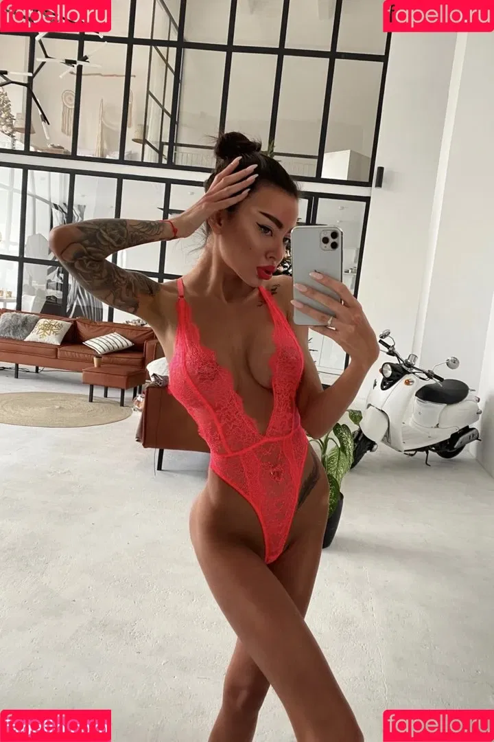 Alena Omovych Onlyfans Photo Gallery 