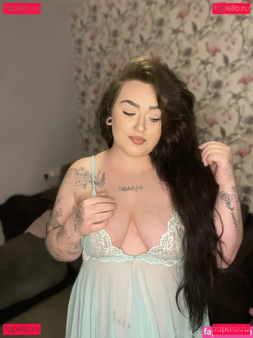 priv_tara69 Onlyfans Photo Gallery 